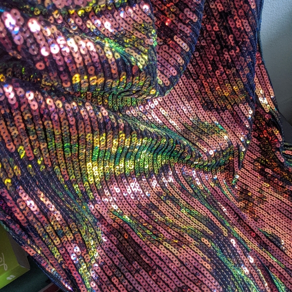 Rose Gold/Green Iridescent Ombre One Shoulder Sequin Bodycon Dress - Picture 6 of 8